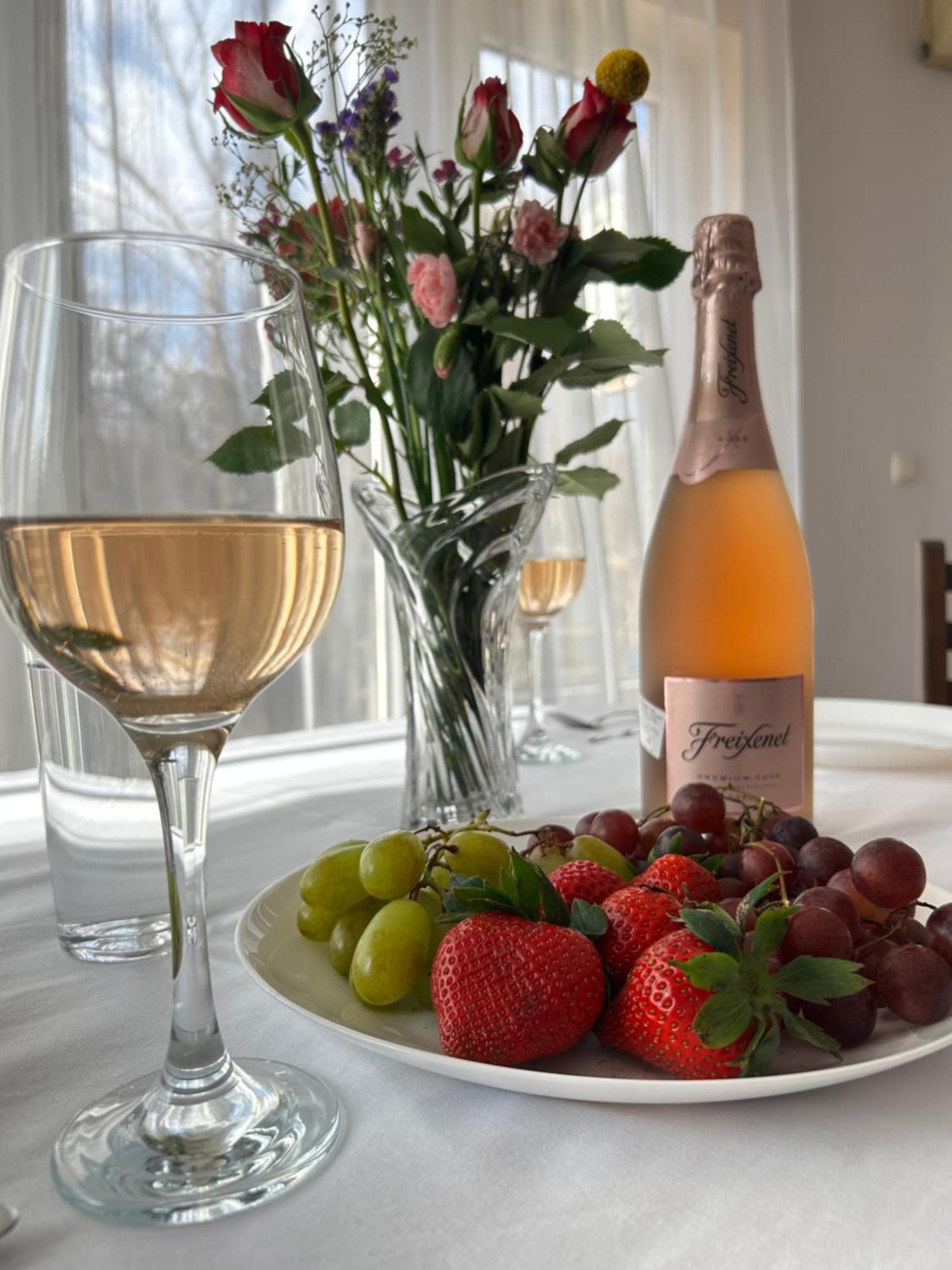 Casa Rea - Comfortable Stay With Free Parking Софія Екстер'єр фото